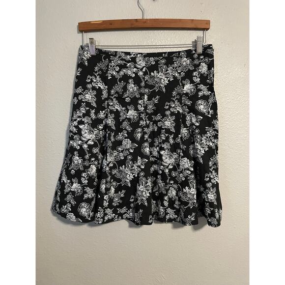 rave Dresses & Skirts - Rave Skirt Womens Small Black White Floral Flare USA Y2K 2000s Whimsigoth FLAW